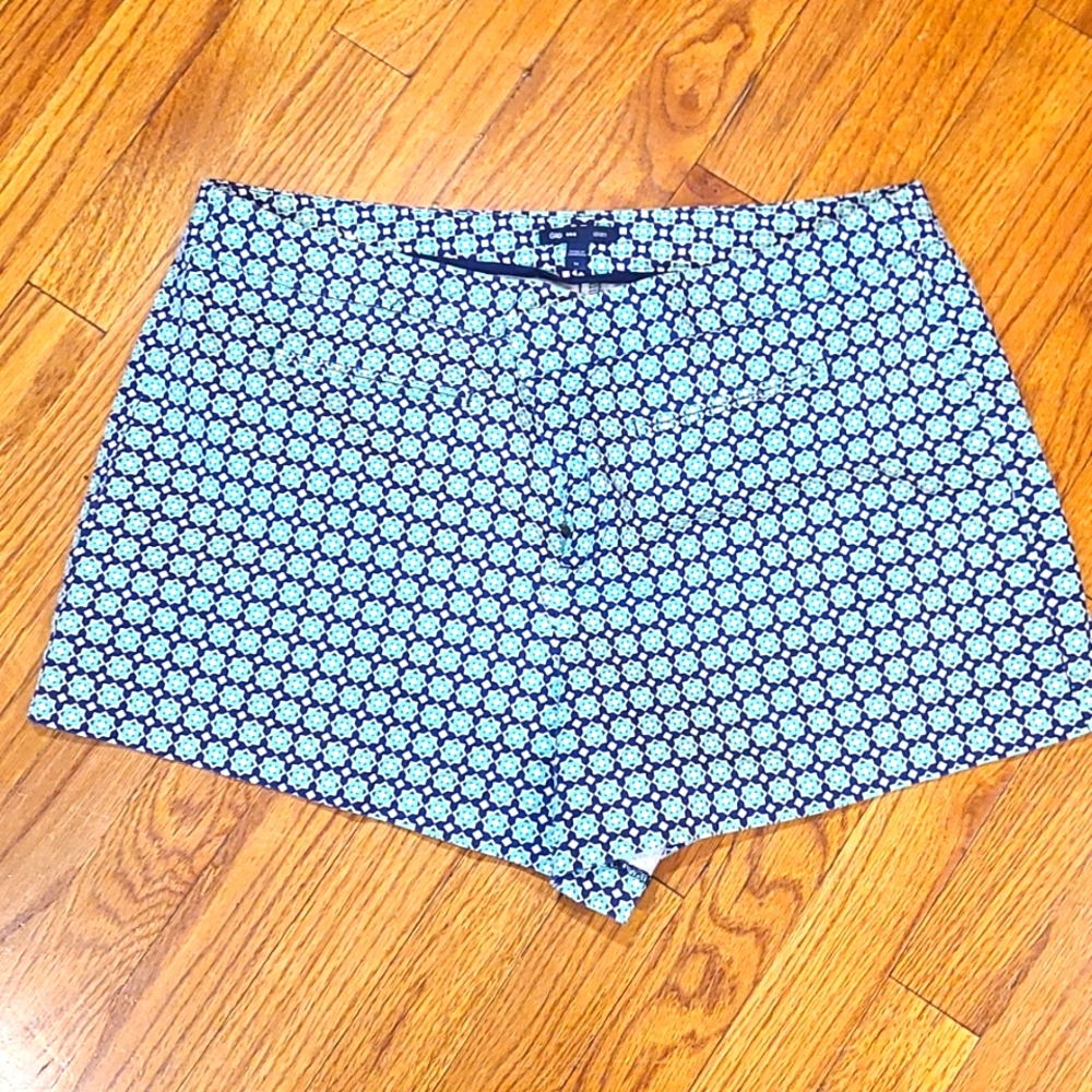 Gap stretch shorts